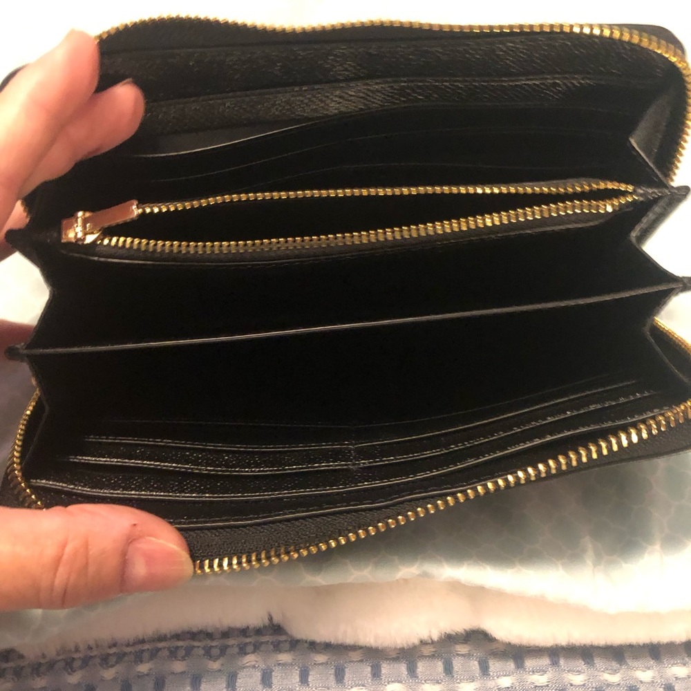 EUC Coach Long Zip Wallet Like New - Used 2 Months - Picture 2 of 6